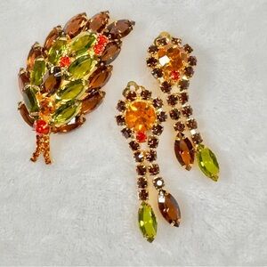 VINTAGE JULIANA DOMED DOUBLE SYEM LEAF BROOCH & EARRINGS HINESTONE  JEWELRY